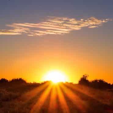 Using the power of the sun to power automatic gates